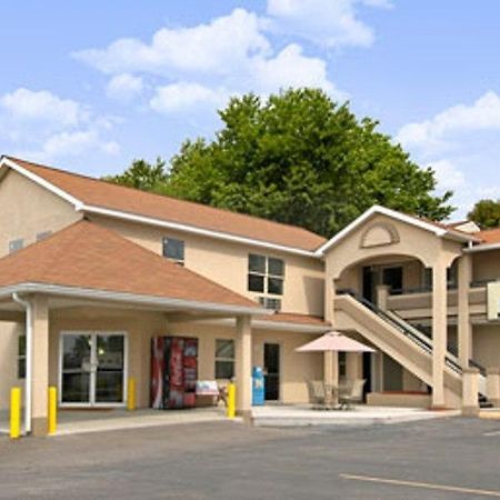 Days Inn By Wyndham Fairmont Zewnętrze zdjęcie