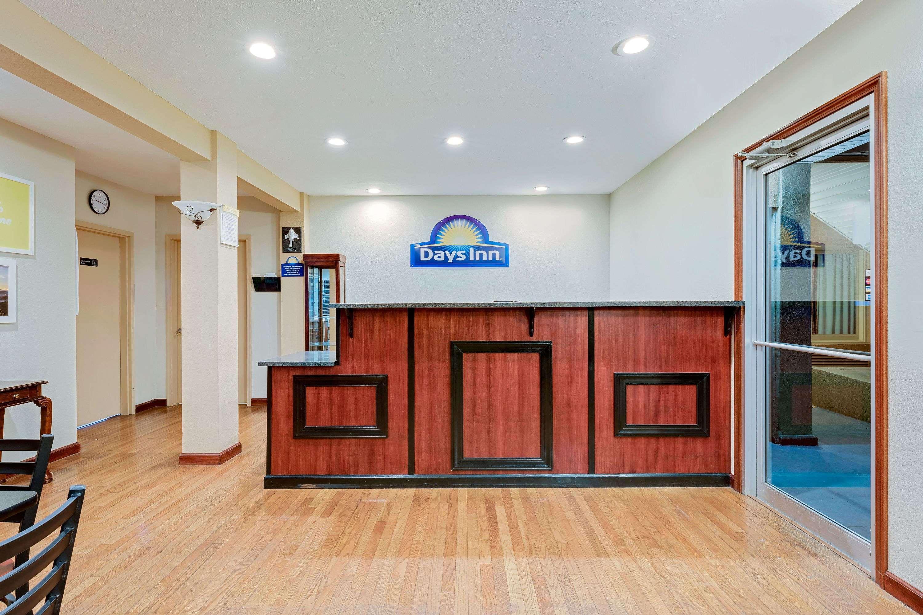 Days Inn By Wyndham Fairmont Zewnętrze zdjęcie