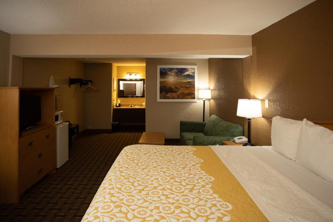 Days Inn By Wyndham Fairmont Zewnętrze zdjęcie