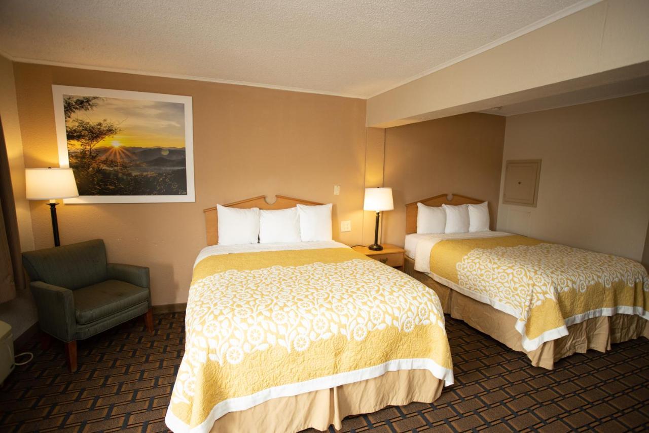 Days Inn By Wyndham Fairmont Zewnętrze zdjęcie